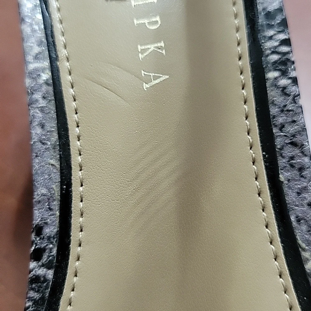 Judith Ripka Grey Snakeskin Leather Sandle Size 9.5 M - Picture 12 of 13